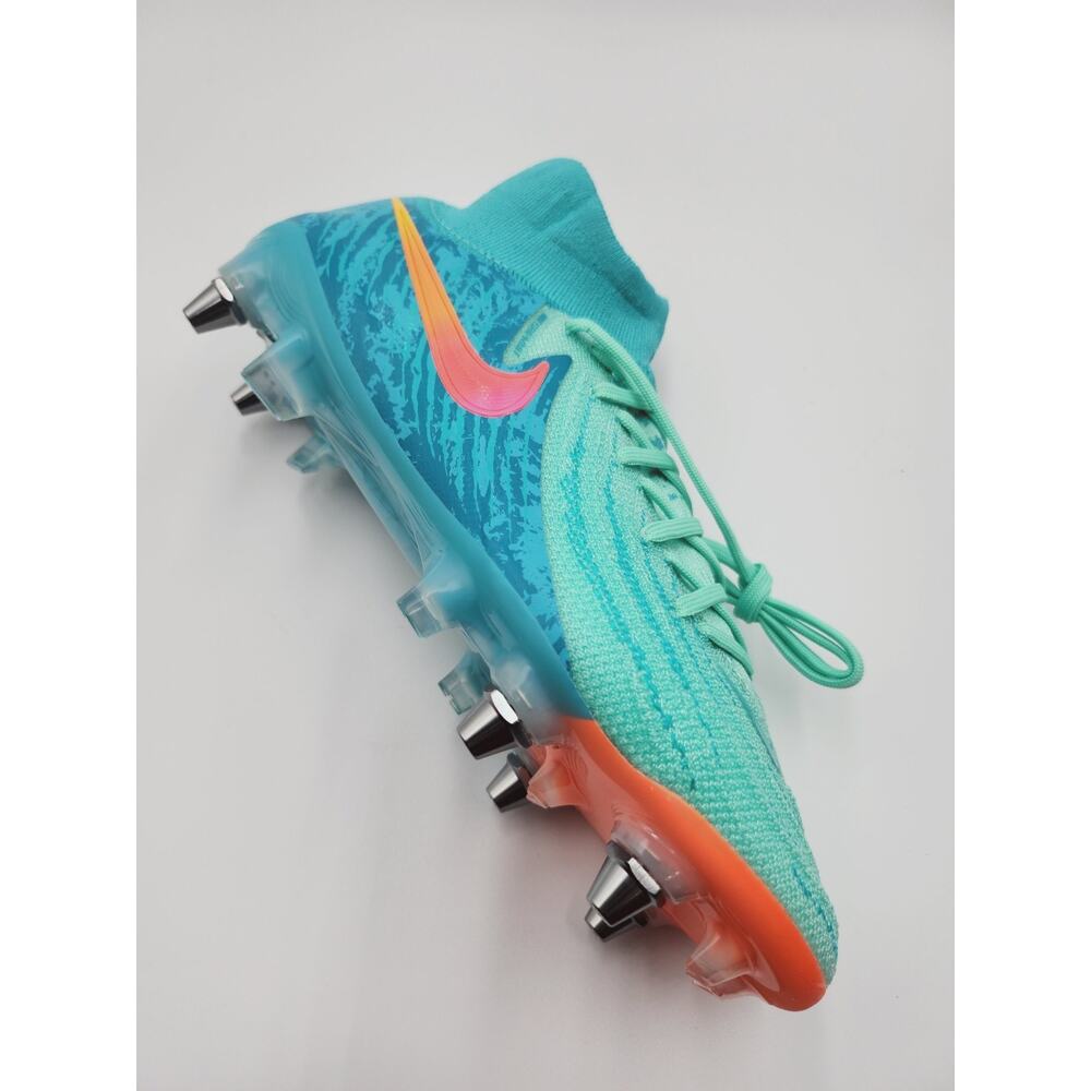 size 5 Mens NIKE Soccer Cleats Phantom Luna II Elite SG-PRO FZ4950-300 New - Picture 2 of 5
